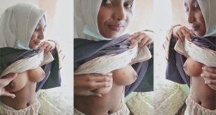 Hijabi GF Boobs Pressed And Pussy Captured Outdoor