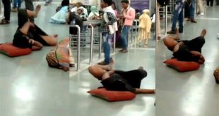 Rajasthani Bhabhi Fingering On Railway Station