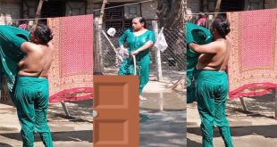 Married Meture Bhabi Bathing Outdoor