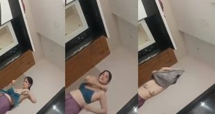 Hotest Aunty Changing Nude Viral Videos