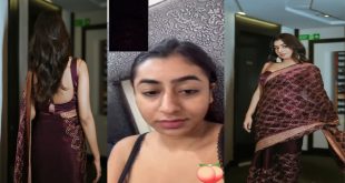 Horny Sexy Indian Influencer Showing Boobs